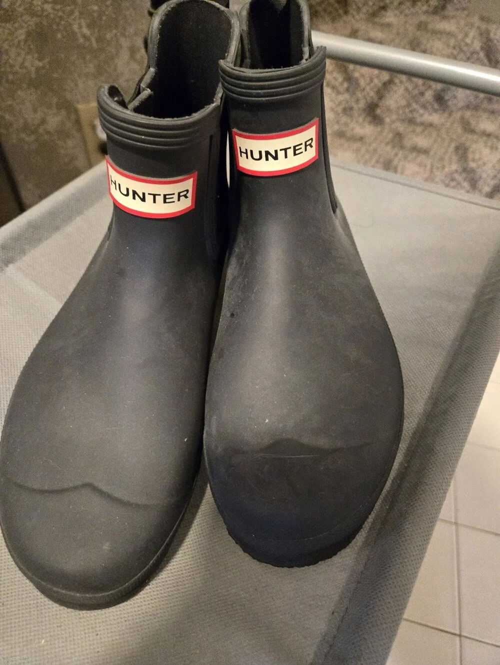 Hunter Short Chelsea Rain Boots in Charcoal